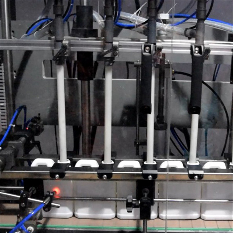 آلة تعبئة السوائل المسببة للتآكل