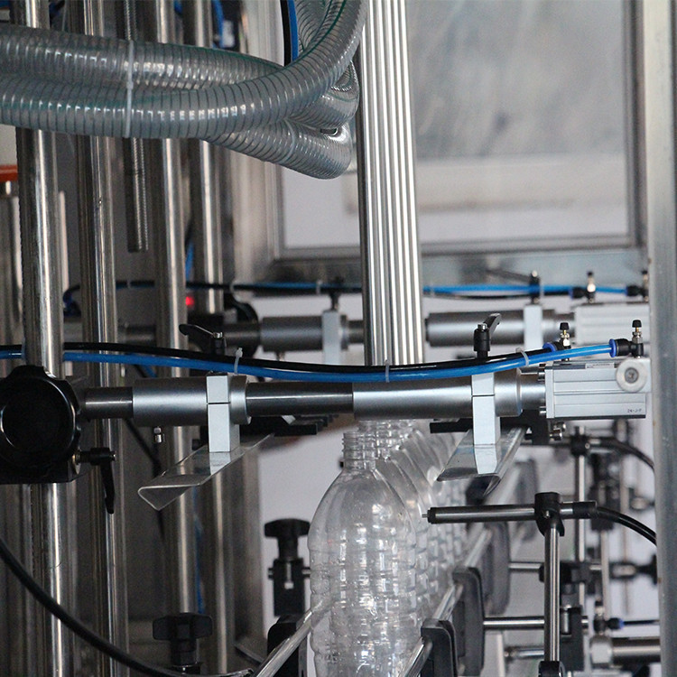 آلة تعبئة الزيت 