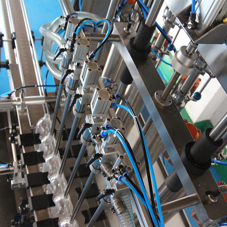 آلة تعبئة الزيت